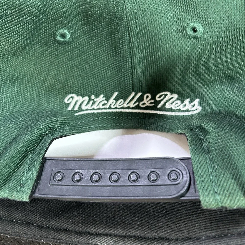 Mitchell & Ness Milwaukee Bucks Snapback Hat NBA Basketball Green Black Wool Cap